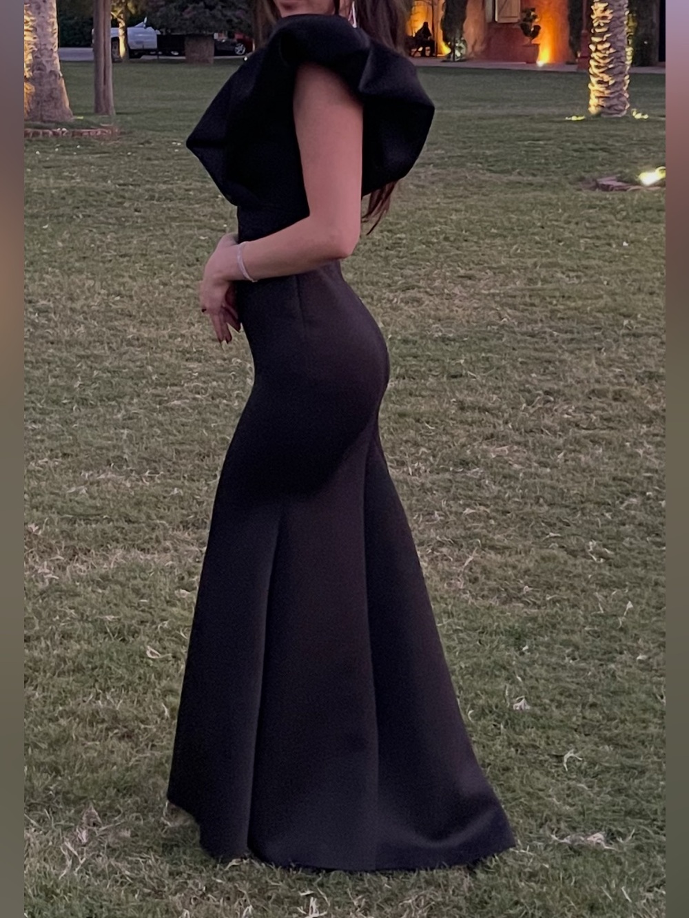 Black Ruffled Shoulder Mermaid Evening Dress